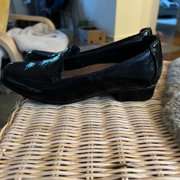 Clark’s loafer size 7 - Picture 2 of 11